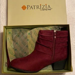 Women’s purple booties